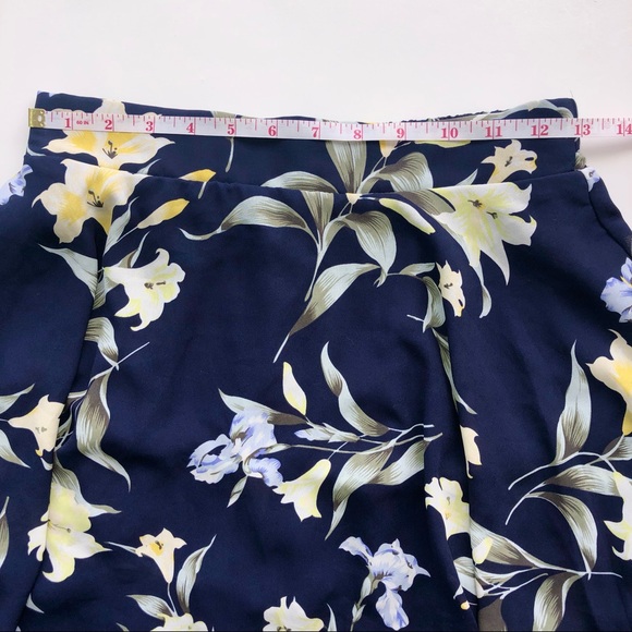 Flowy Floral Mini Skirt with built-in shorts - Picture 6 of 8
